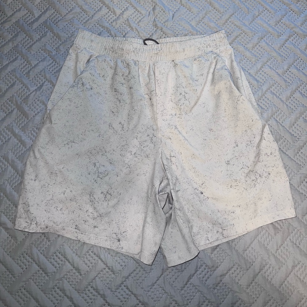 Lululemon Pacebreaker 7 inch